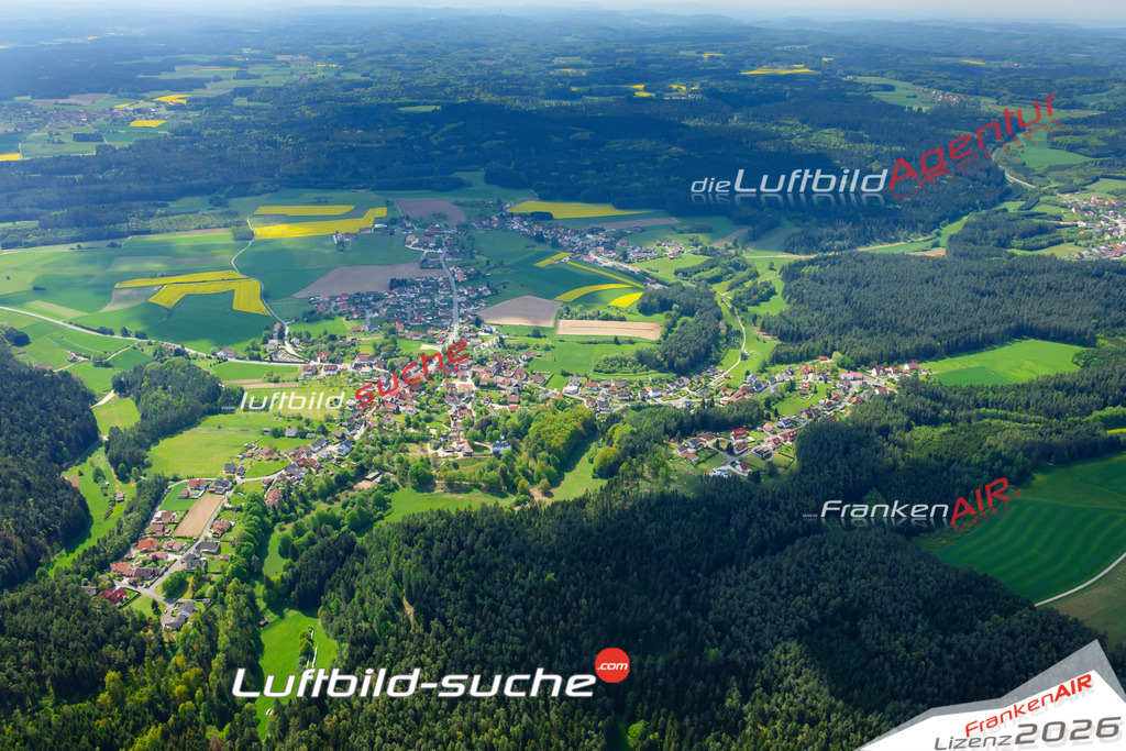 Die Luftaufnahme Kuehlenfels - Pottenstein wurde vom UL-Flugzeug (keine Drohne) aus fotografiert.Hohe Druck- Auflösung-die Geschenkidee!