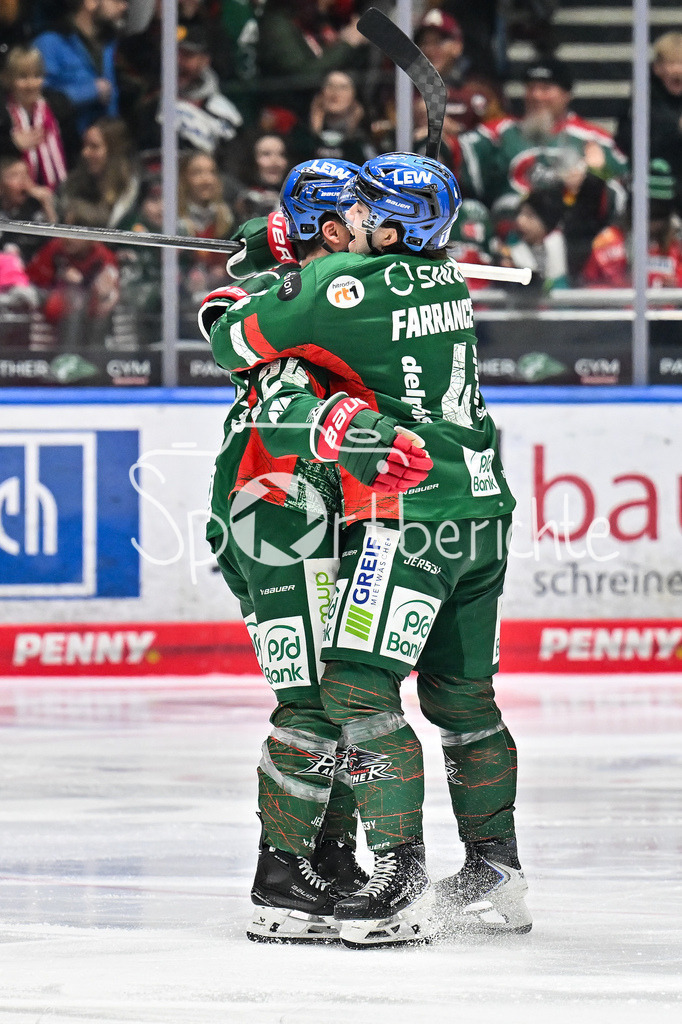 Augsburger Panther - Grizzlys Wolfsburg | AUGSBURG, GERMANY - 15. MARCH: Jubel der Panther nach dem Treffer zum 3-4 durch T. J. TREVELYAN (Augsburger Panther 24) / Tor / Torschuetze / Freude / Happy während dem Match zwischen den Augsburger Panthern und den Grizzlys Wolfsburg am 52. Spieltag der Penny DEL im Curt Frenzel Stadion
