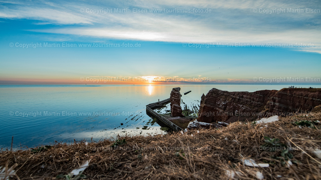 Helgoland Lange Anna_ELS_3097030818 | Helgoland - Aufnahmedatum: 01.08.2018, Aufnahmehöhe:  m, Koordinaten:  - , Bildgröße: 7796 x  4385 Pixel - Copyright 2018 by Martin Elsen, Kontakt: Tel.: +49 157 74581206, E-Mail: info@schoenes-foto.deSchlagwörter:Schleswig-Holstein,Landkreis Pinneberg,Düne,Hochseeinsel,Börteboote,Meer,Küste,Halunder,Oberland,Unterland,Strand,Seehunde,Robben,Lange Anna,Felsen,Roter Felsen,Luftbild,Luftbilder,Bastölpel - Realisiert mit Pictrs.com