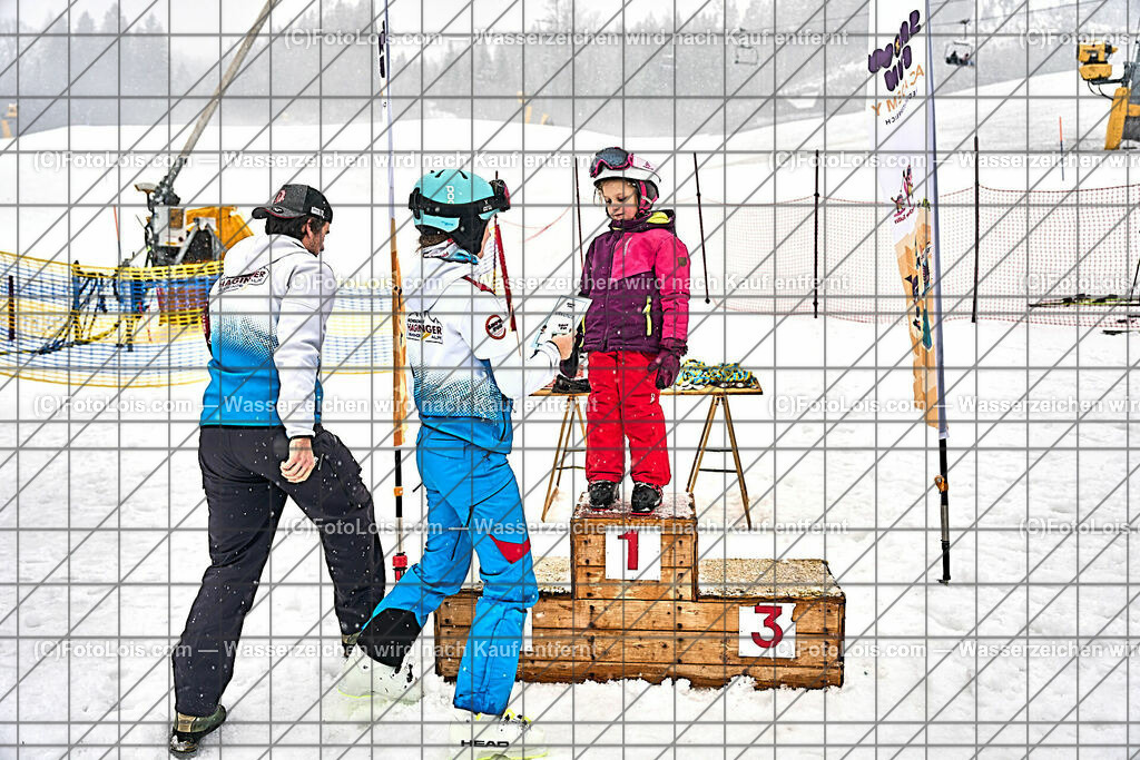 ALP1000_NeujahrsSchikurs_Siegerehrung_Gruppe Elina | (C)FotoLois.com, Alois Spandl. NEUJAHRS-SCHIKURS Schischule Haginger, Gemeindealpe Mitterbach, Abschlußrennen, Sa 6. Januar 2024.