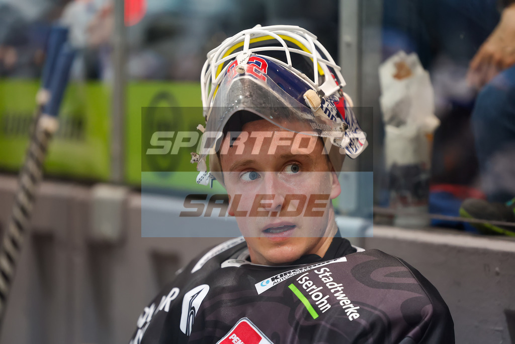 Iserlohn Roosters - Red Bull Muenchen | Andreas Jenike #93 (Iserlohn Roosters)
DEL: Iserlohn Roosters - Red Bull Muenchen - Realisiert mit Pictrs.com