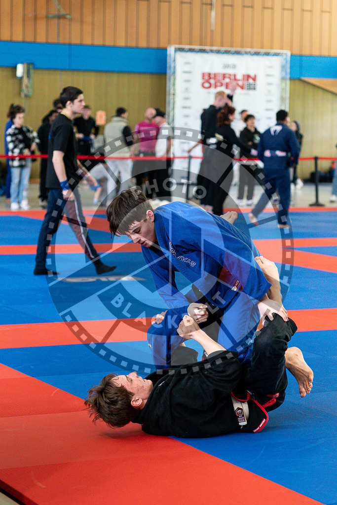 20250510PBB0374 | Athletes compete during the JJLG Berlin Open Jiu-Jitsu Championship on May 10, 2025 in Berlin, Germany. © Chiara Dazi / photoblackbelt