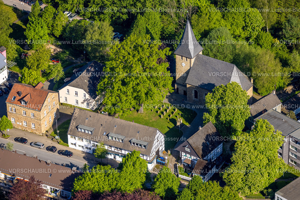 Herdecke240503038 | Luftbild, Ender Dorfkirche und Friedhof, Kriegerdenkmal schlafender Löwe, Westende, Herdecke, Ruhrgebiet, Nordrhein-Westfalen, Deutschland