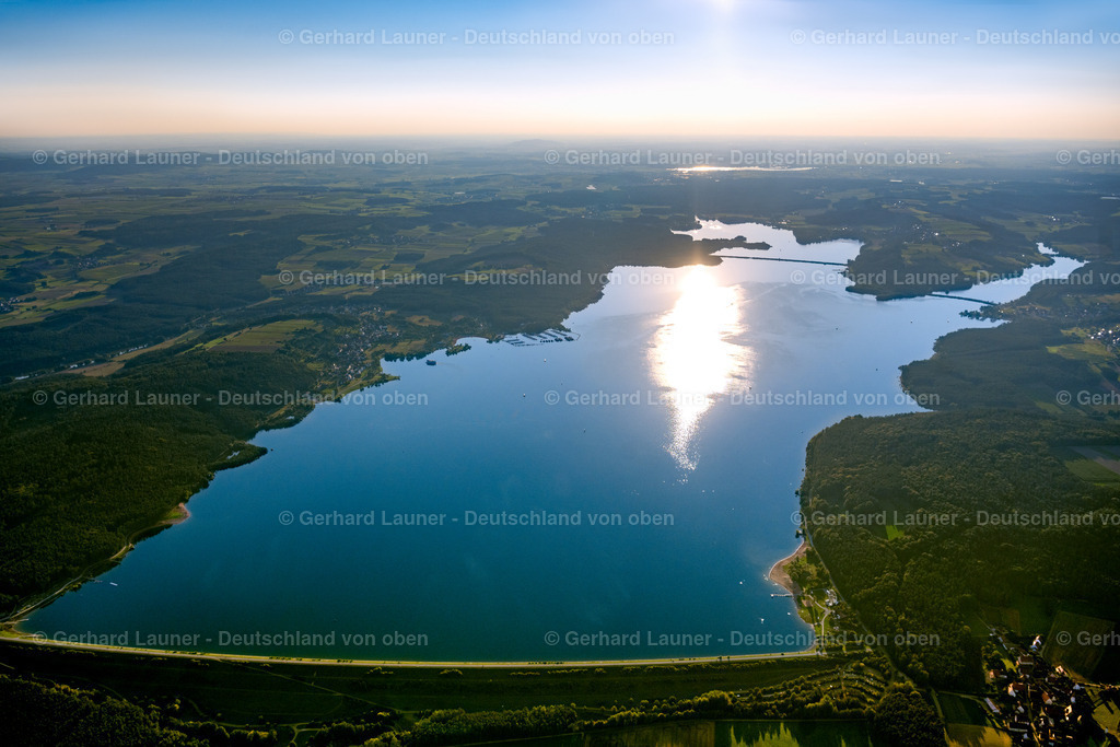 4051006 | RAMSBERG 03.09.2021 Talsperren - Staudamm und Uferbereiche am Stausee " Großer Brombachsee " in Ramsberg im Bundesland Bayern, Deutschland. // Dam and shore areas at the lake " Grosser Brombachsee " in Ramsberg in the state Bavaria, Germany. Foto: Gerhard Launer