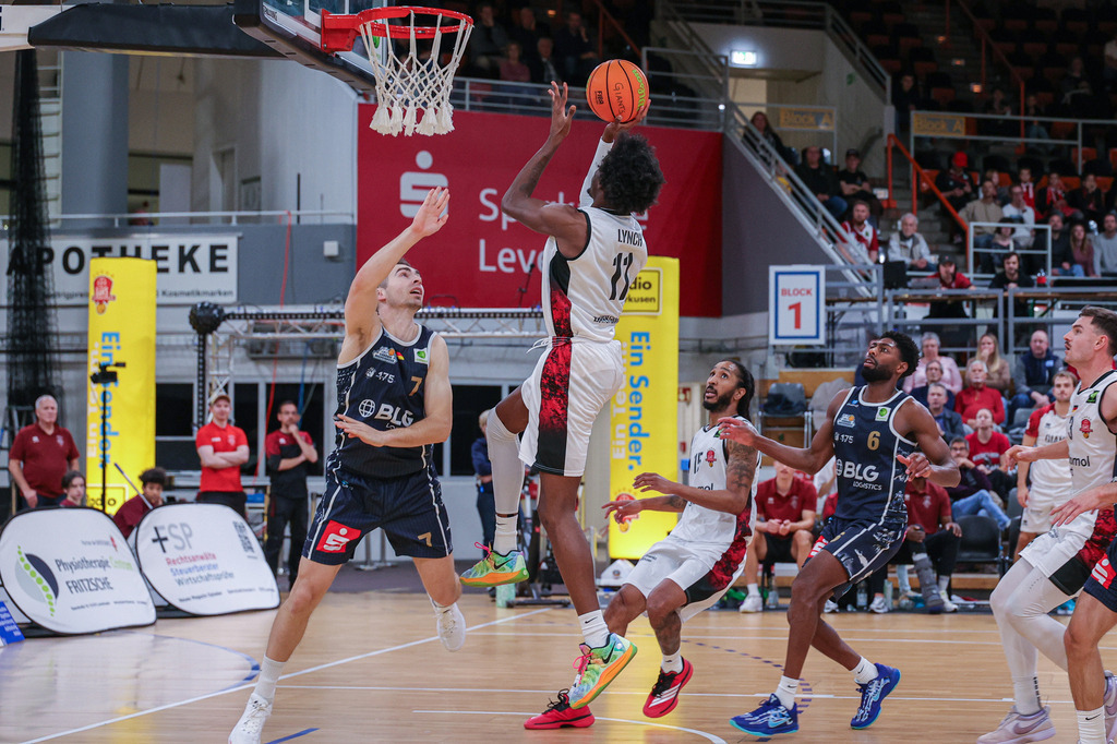 Pro A BAYER GIANTS vs Eisbären Bremerhaven-36 | Fotos von Basketballspielen aus dem Raum NRW fotografiert von Gero Mueller-Laschet und Daniel Schaefer - Realisiert mit Pictrs.com