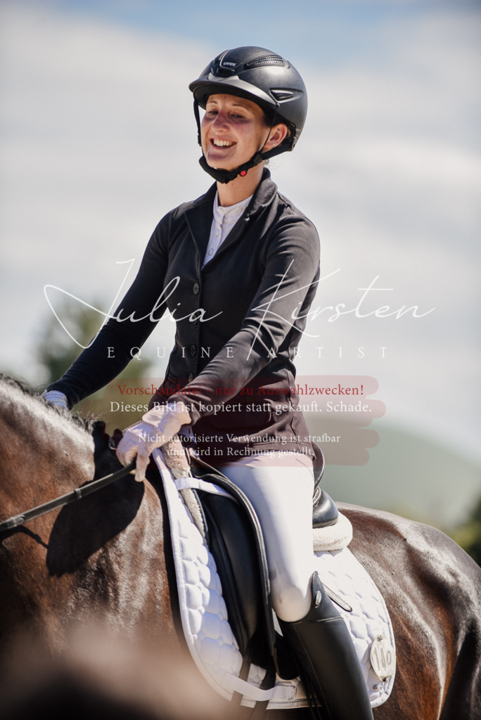 DSC_8831 | Pferde- und Turnierfotografie in Westsachsen. Pferdeportraits, Auftragszeichnungen und intuitive Kunst.