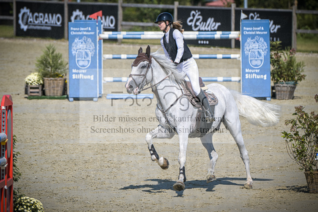 DOS_1564 | Entdecke hochwertige Reitturnierfotos von Foto Oger. Professionell, emotional und authentisch – jetzt Lieblingsmomente im Shop bestellen.Deutschlandweite Turnierfotografie. - Realisiert mit Pictrs.com