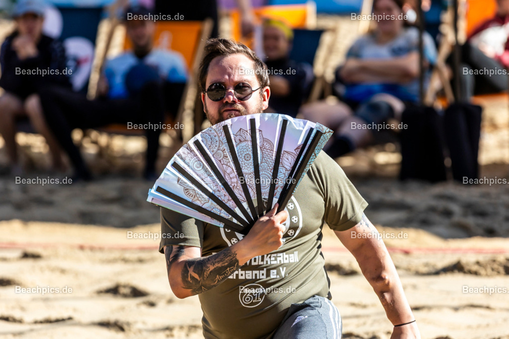 2025-200081624-Strandvölkerball-WM_1 |  23.08.2025; Berlin Foto: Gerold Rebsch - www.beachpics.de