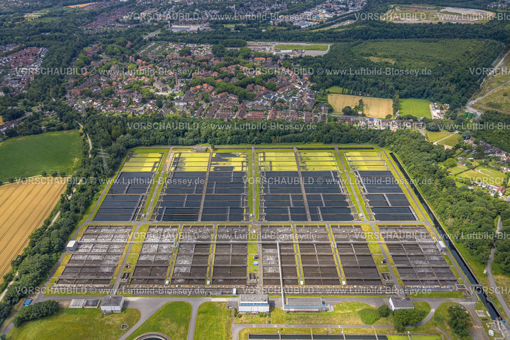 Duisburg240701922-Nord | Luftbild, Duisburg-Nord, Klärwerk Emschermündung, Formen und Farben, Wohngebiet Ortsansicht Wehofen, Duisburg, Ruhrgebiet, Nordrhein-Westfalen, Deutschland