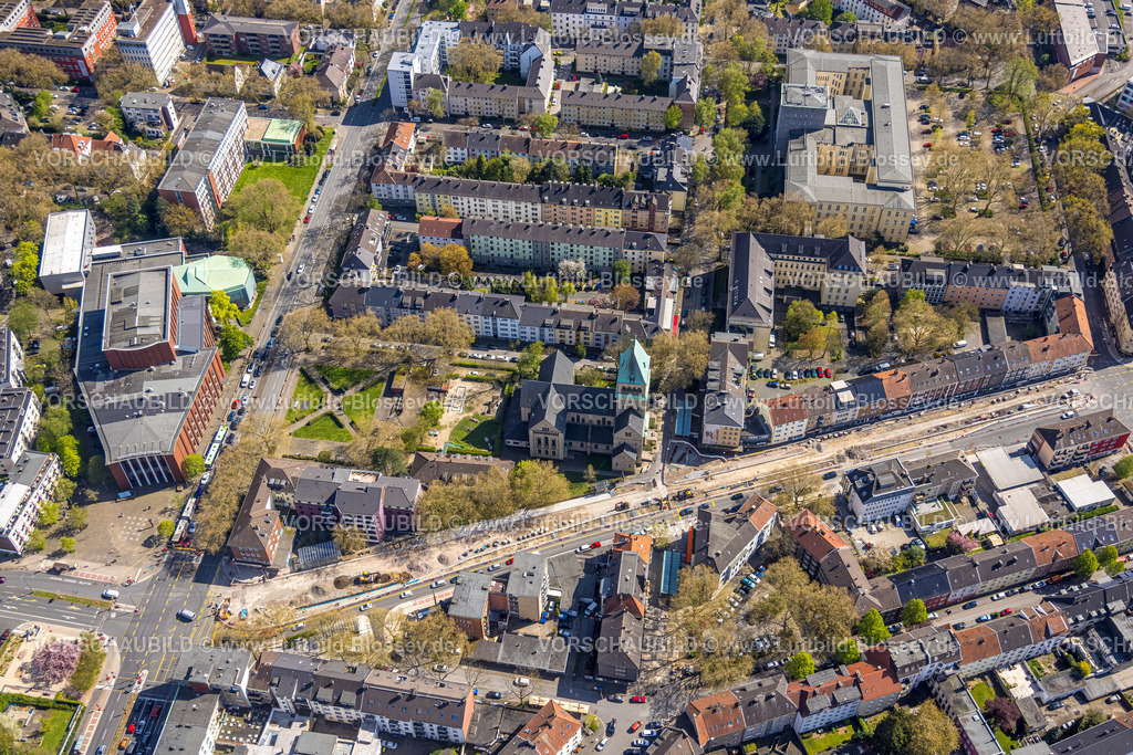 Bochum230404416 | Luftbild, Baustelle an der Hattinger Straße Kreuzung Königsallee, Schauspielhaus Bochum, Kirche St. Meinolphus, Südinnenstadt, Bochum, Ruhrgebiet, Nordrhein-Westfalen, Deutschland