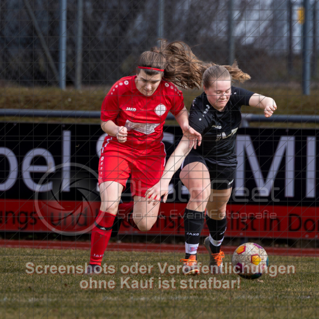 20250223_131634_0094-2 | #,1.FC Donzdorf (rot) vs. TSV Tettnang (schwarz), Fussball, Frauen-WFV-Pokal Achtelfinale, Saison 2024/2025, Rasenplatz Lautertal Stadion, Süßener Straße 16, 73072 Donzdorf, 23.02.2025 - 13:00 Uhr,Foto: PhotoPeet-Sportfotografie/Peter Harich