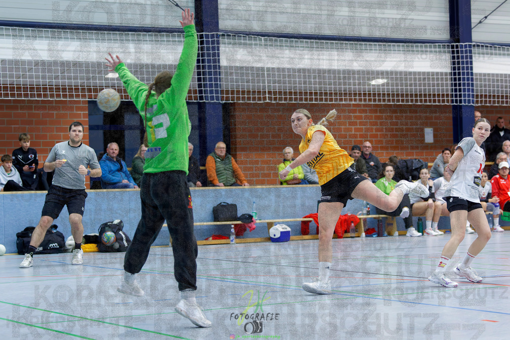 Frauen Oberliga Mitte (HHV); HSG Eibelshausen/Ewersbach - HSG Wettenberg II | Frauen Oberliga Mitte (HHV); HSG Eibelshausen/Ewersbach - HSG Wettenberg II am 13.12.2025 in Steinbrücken (Sporthalle am Hammerweiher)Photo © 2025 - Jörg Heinrich - Realisiert mit Pictrs.com