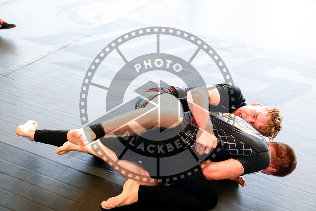 20240608PBB01875 | Fighters compete during the ILLCS VII summer edition luta livre competition in Hannover, Germany, on June 8, 2024.