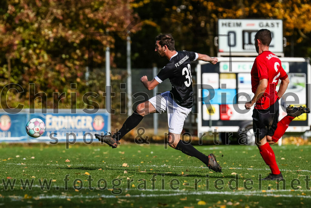 2023-11-05_041_FC_Herzogstadt_gegen_TuS_Oberding | Erding, Deutschland, 05.11.2023:
Fußball, Kreisklasse 2023 / 2024, 14. Spieltag, FC Herzogstadt gegen TuS Oberding, Endergebnis: 4:5

Thomas Greckl (FC Herzogstadt, #30), Bernd Lehmer (TuS Oberding, #2)

Foto: Christian Riedel / fotografie-riedel.net