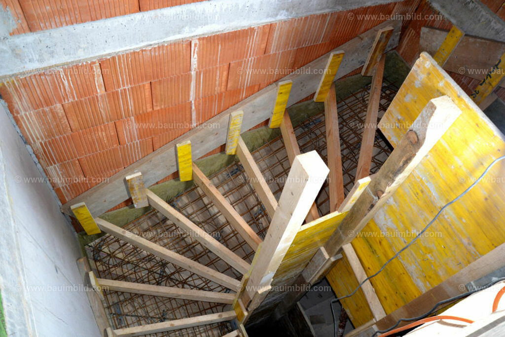 bib-lg04-betonarbeiten-treppen-0745 | Nach LV-Leistungsgruppen sortierte Detailfotos über den Bau eines Hauses. Alle Hausbau-Bilder direkt vom Urheber und Autor der Website Haus-Selber-Bauen.com