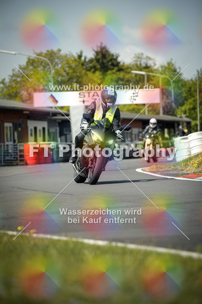 OBK_Mai_Martina_Markus-10790 | Hier findet Ihr Bilder von Touristenfahrten auf der Nürburgring Nordschleife oder von anderen Veranstaltungen die ich besucht habe. Viel Spass beim Durch Schauen 