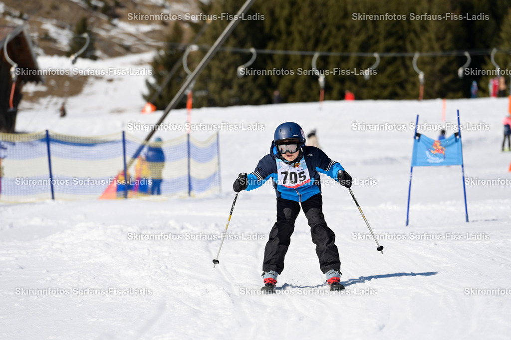 SRF_27.02.2026_865 | Skirennfotos,Serfaus,Fiss,Ladis,Kinderskirennen,Winter,Tirol,Oberland,skirace,SFL,feelfree,weil wir's genießen,ski,Ski,skifahren,Sonnenplateau, - Realisiert mit Pictrs.com