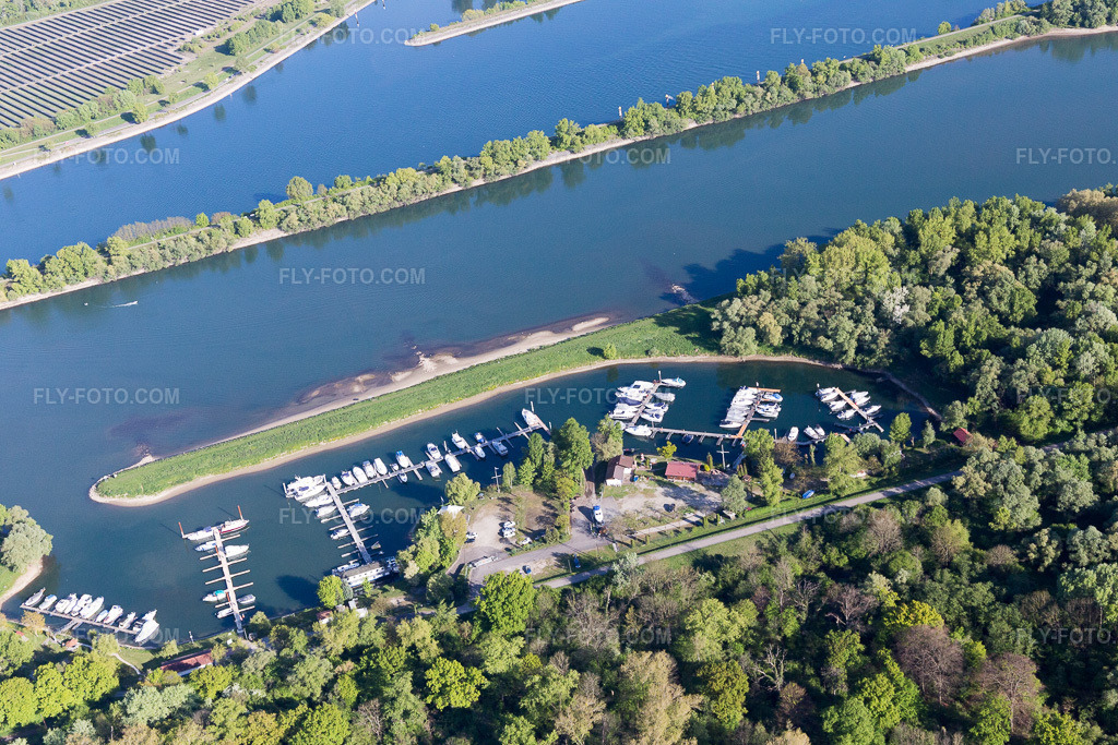 Aerial view: View of the town in Beinheim in the state Bas-Rhin, France.Photo: IMG_099048.jpg taken on 04/23/2017 by Werner Riehm/FLY-FOTO.comResolution of the original: 5472 x 3648 px