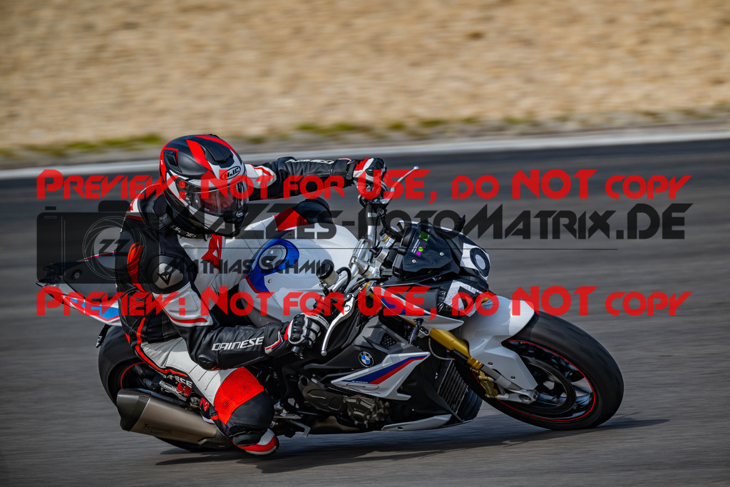 MaZZes_FotoMatrix_230719_0269 | GRUEN