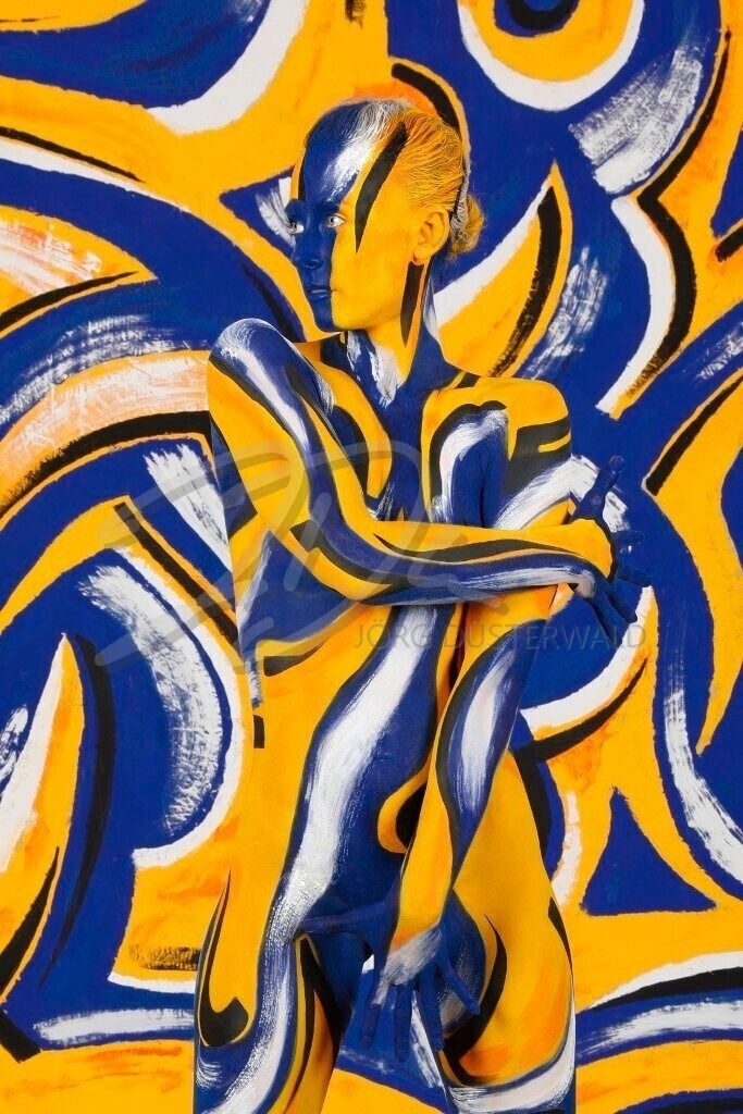 Bodypainting-BLAUGELB_0846c2b | #002 | Modell: Anastasia | Foto: Tschiponnique Skupin - Realisiert mit Pictrs.com