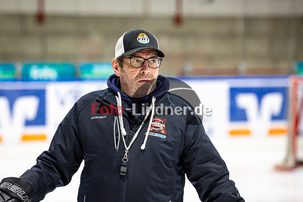 News von den Peißenberg MINERS | Eishockey Bayernliga 2025/26, News von den Peißenberg MINERS, 20251126,Florian Steidl (MINERS Co-Trainer) im Training,2025-11-26 in Peißenberg (flatbuy Arena Peißenberg), Florian Steidl (MINERS Co-Trainer)Copyright: WolfgangxLindner www.foto-lindner.de