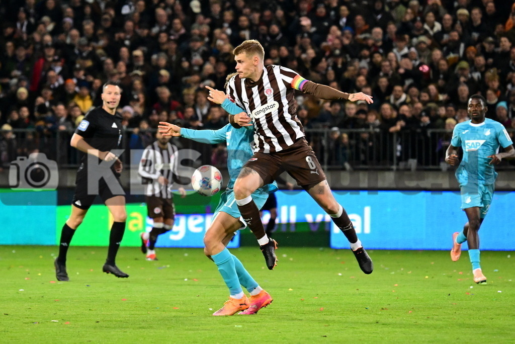 KBS Picture_FCStPauli-Hoffenheim_031 | v.v. Smith Eric (St.Pauli) , Asllani Fisnik (TSG Hoffenheim) ,Sportplatz :  Millerntor Stadion, - Realisiert mit Pictrs.com