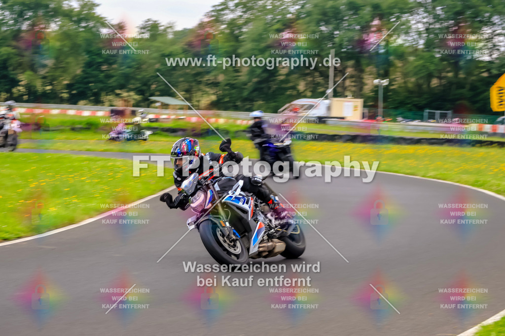 VBK-7096 | Hier findet Ihr Bilder von Touristenfahrten auf der Nürburgring Nordschleife oder von anderen Veranstaltungen die ich besucht habe. Viel Spass beim Durch Schauen 