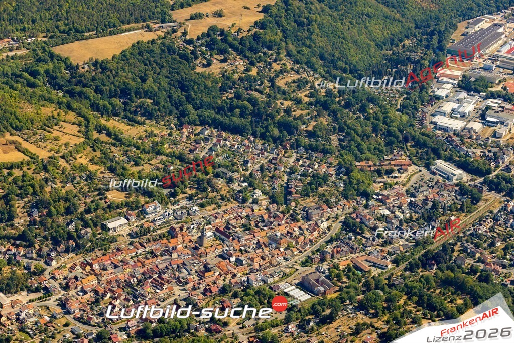 Das Luftbild der Stadt Bad Blankenburg wurde 2022 vom Flugzeug heraus erstellt (keine Drohnen-Aufnahmen) Aufnahmehöhe ca.450 Meter- hohe Bildauflösung und Druck-Qualität. Garantiert!