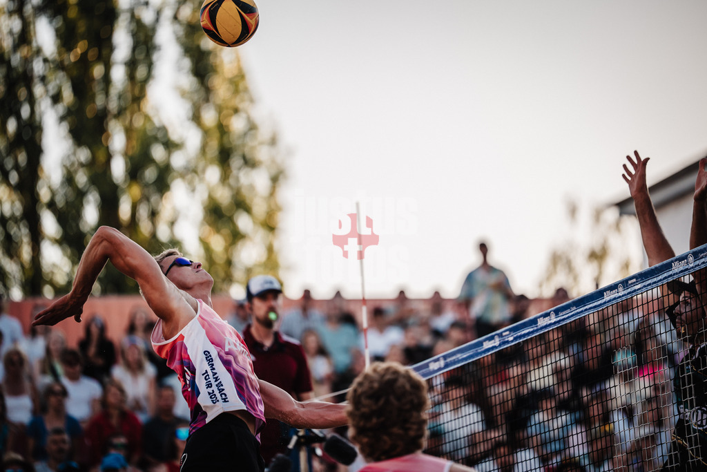 Beachvolleyball | Männer | Allianz German Beach Tour 2025 | Tourstop Berlin | 16.08.2025 | Cedrik Moede beim Angriff
