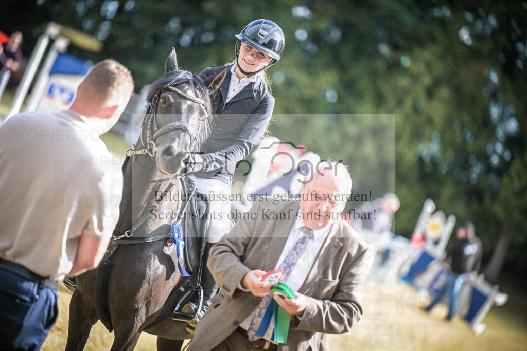 DOS_0026 | Entdecke hochwertige Reitturnierfotos von Foto Oger. Professionell, emotional und authentisch – jetzt Lieblingsmomente im Shop bestellen.Deutschlandweite Turnierfotografie. - Realisiert mit Pictrs.com