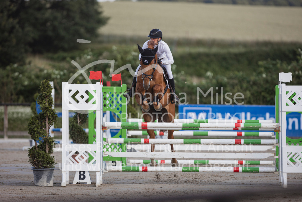 240628_LüPfSpTa_L-Spr-321 | Deine schönsten Turniermomente als professionelle Fotos! Entdecke hochwertige Pferdesport-Fotografie im Online-Shop. Jetzt Fotos finden & bestellen!
