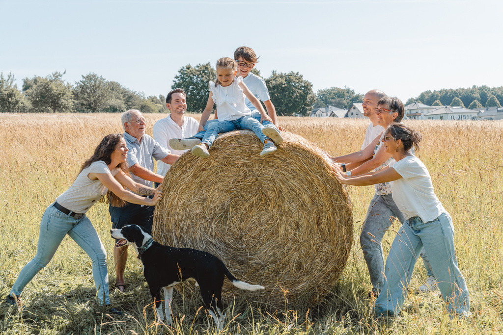 Familie Fischer_fotozauberkoblenz.de-122 | Entdecken Sie unsere Fotografiedienstleistungen und Fotogeschenke - perfekt für jeden Anlass. Bestellen Sie jetzt Ihre individuelle Leinwand oder Fotoabzüge.