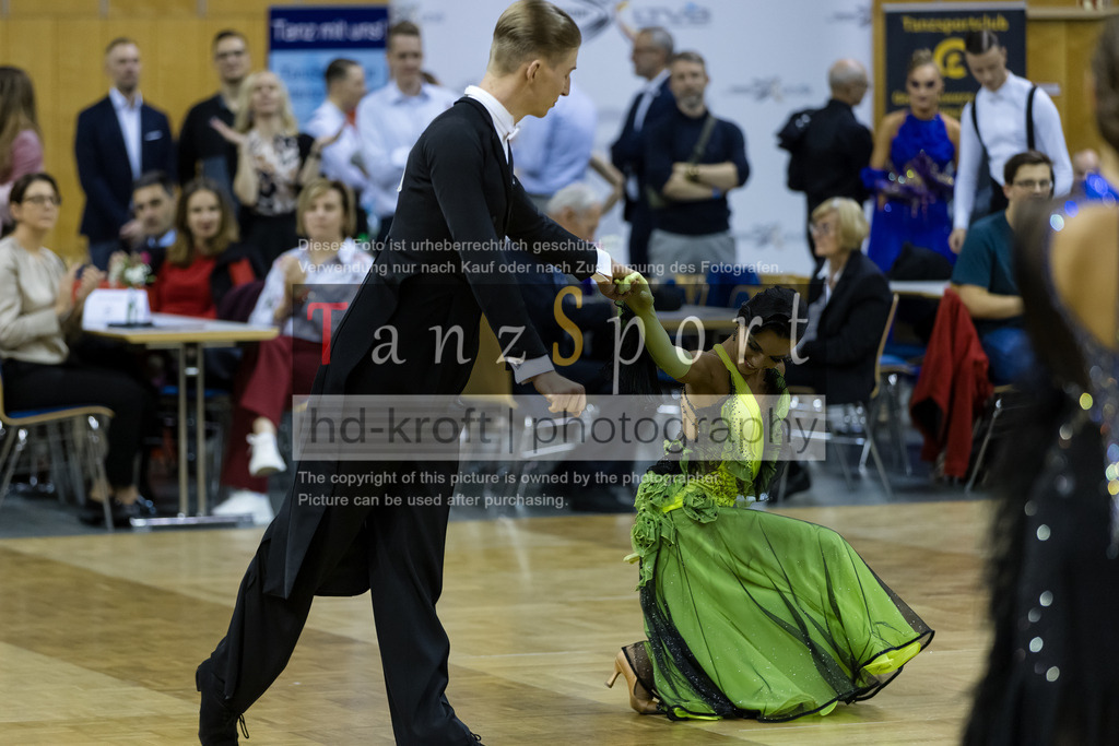 20241102_DC_HGR_Std_09236 | Tanzsportbilder, Standardtanz, Lateintanz, WDSF, DTV, LTVB, dancecomp, goc, hessen tanzt, blaues band der spree, walzer, tango, wiener walzer, slowfox, quickstepp, samba, rumba, cha-cha-cha, paso doble. jive, hd-kroft photography, turniertanzsport