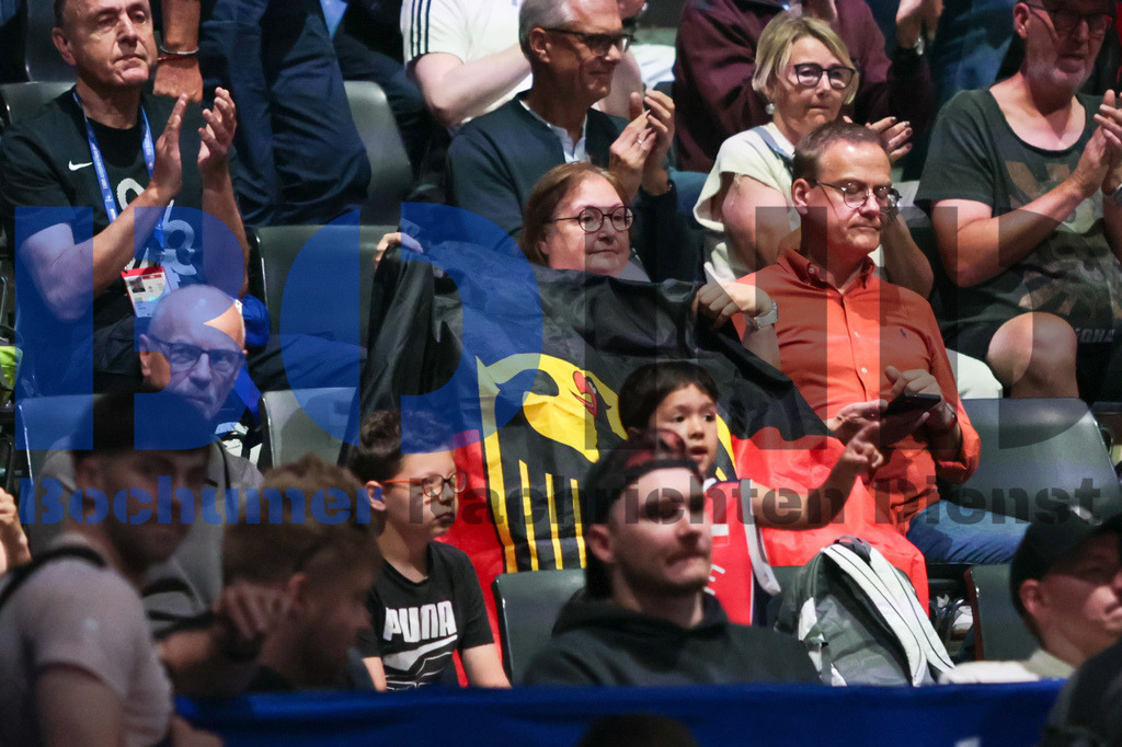 SES_TTG3X320250717-143 | bond - Realisiert mit Pictrs.com