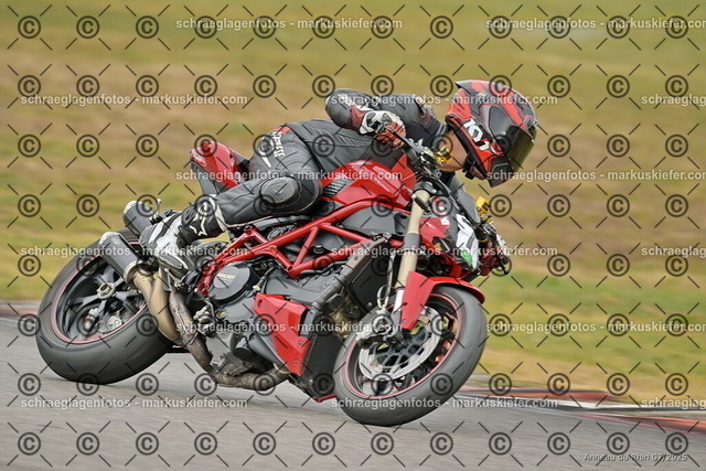 25bt05-0535 | markuskiefer.com - Realisiert mit Pictrs.com