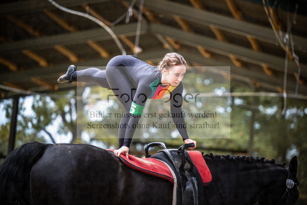 DOS_0286 | Entdecke hochwertige Reitturnierfotos von Foto Oger. Professionell, emotional und authentisch – jetzt Lieblingsmomente im Shop bestellen.Deutschlandweite Turnierfotografie. - Realisiert mit Pictrs.com