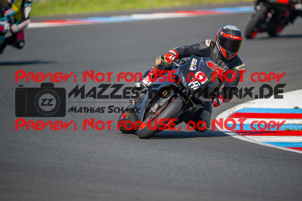 MaZZes-Fotomatrix-20260805-520961 | OPEN