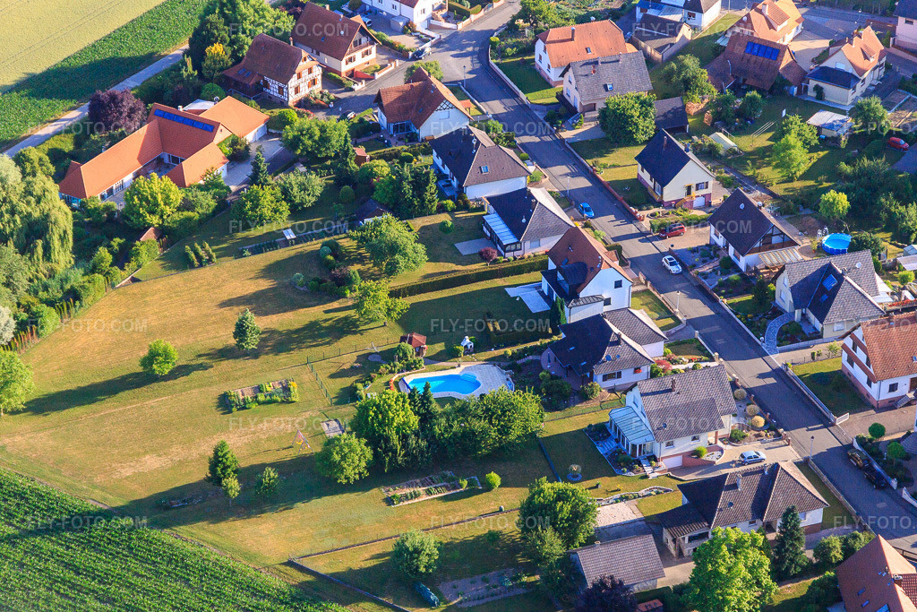 Aerial view: Rue des Violets in Schleithal in the state Bas-Rhin, France.Photo: IMG_100968.jpg taken on 06/17/2017 by Werner Riehm/FLY-FOTO.comResolution of the original: 5472 x 3648 px