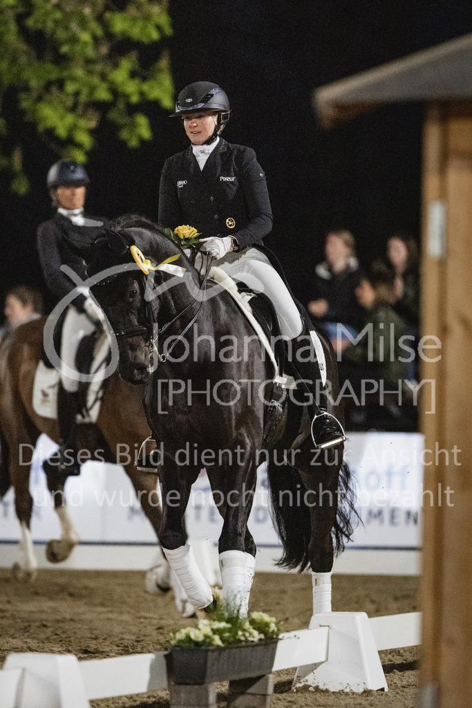 230429_Dressurfestival_S-Kür-364 | Deine schönsten Turniermomente als professionelle Fotos! Entdecke hochwertige Pferdesport-Fotografie im Online-Shop. Jetzt Fotos finden & bestellen!