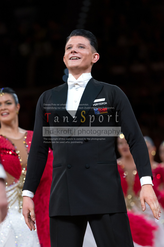 20241109_DM-Formationen_6738 | Tanzsportbilder, Standardtanz, Lateintanz, WDSF, DTV, LTVB, dancecomp, goc, hessen tanzt, blaues band der spree, walzer, tango, wiener walzer, slowfox, quickstepp, samba, rumba, cha-cha-cha, paso doble. jive, hd-kroft photography, turniertanzsport