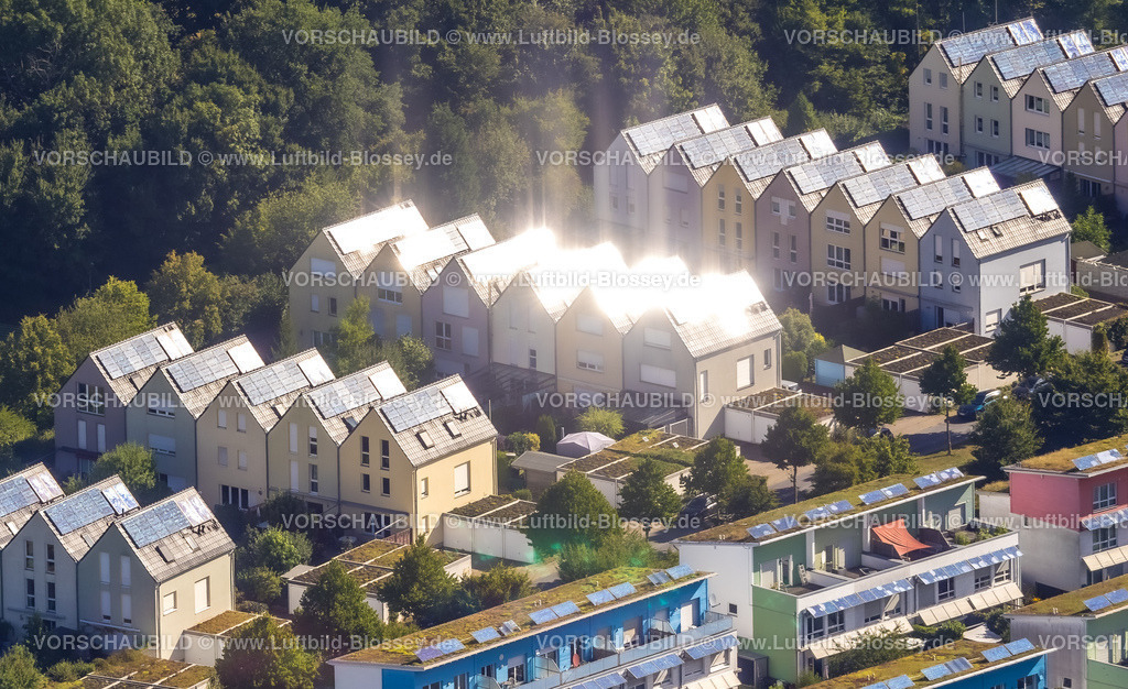 Gelsenkirchen220801427-2 | Luftbild, Neues Pumpwerk-Gebäude der Emschergenossenschaft nahe der Sutumer Brücken auf der Schleuseninsel zwischen Rhein-Herne-Kanal und Fluss Emscher, Schalke-Nord in Gelsenkirchen, Ruhrgebiet, Nordrhein-Westfalen, Deutschland