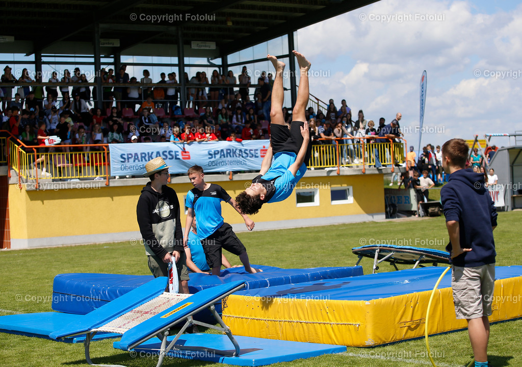 A_LUI_010622_93 | SPORT,FUSSBALL,SPARKASSE SCHUELERLIGA LANDESFINALE 2022 PETTENBACH 01.06.2022 IM BILD: (LINZ VIOLETT) UND (RIED GRUEN) FOTO.FOTOLUI