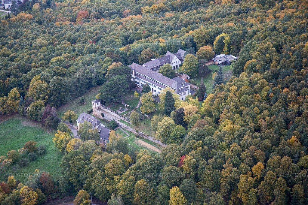 Aerial view: Conference center in Gœrsdorf in the state Bas-Rhin, France.Photo: IMG_084606.jpg taken on 10/23/2015 by Werner Riehm/FLY-FOTO.comResolution of the original: 5472 x 3648 px