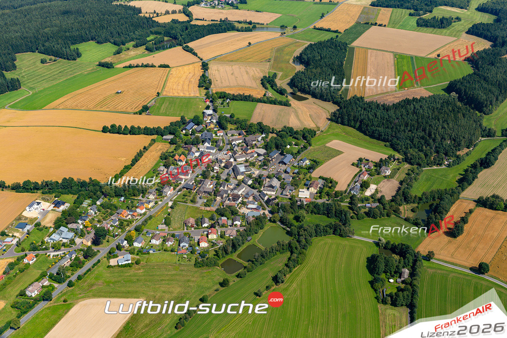 Aktuelles Luftbild von Bernstein Wunsiedel Kauf mit Lizenz / Bildrechten möglich- Die Luftaufnahme wurde 2021 mittels UL-Flugzeug erstellt ( keine Drohne ) - hochauflösende Kamera-Systeme von  Canon -Beste Qualität - Für grossformatige Ausdrucke geeignet. Die Geschenkidee !