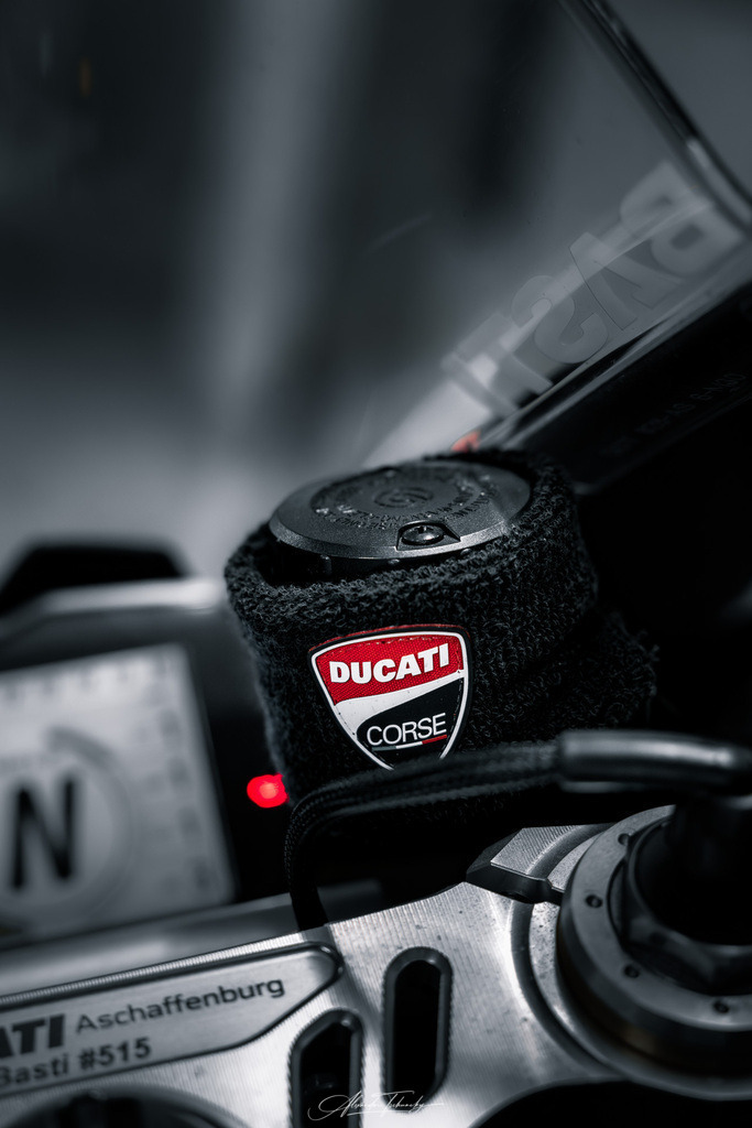 Ducati Panigale V4S | Entdecken Sie die faszinierende Welt von Alexander Tschuncky Arts: Kreative Fotografie, atemberaubende Automobilkunst und hochwertiger Bilderdruck. Lassen Sie sich inspirieren! - Realisiert mit Pictrs.com