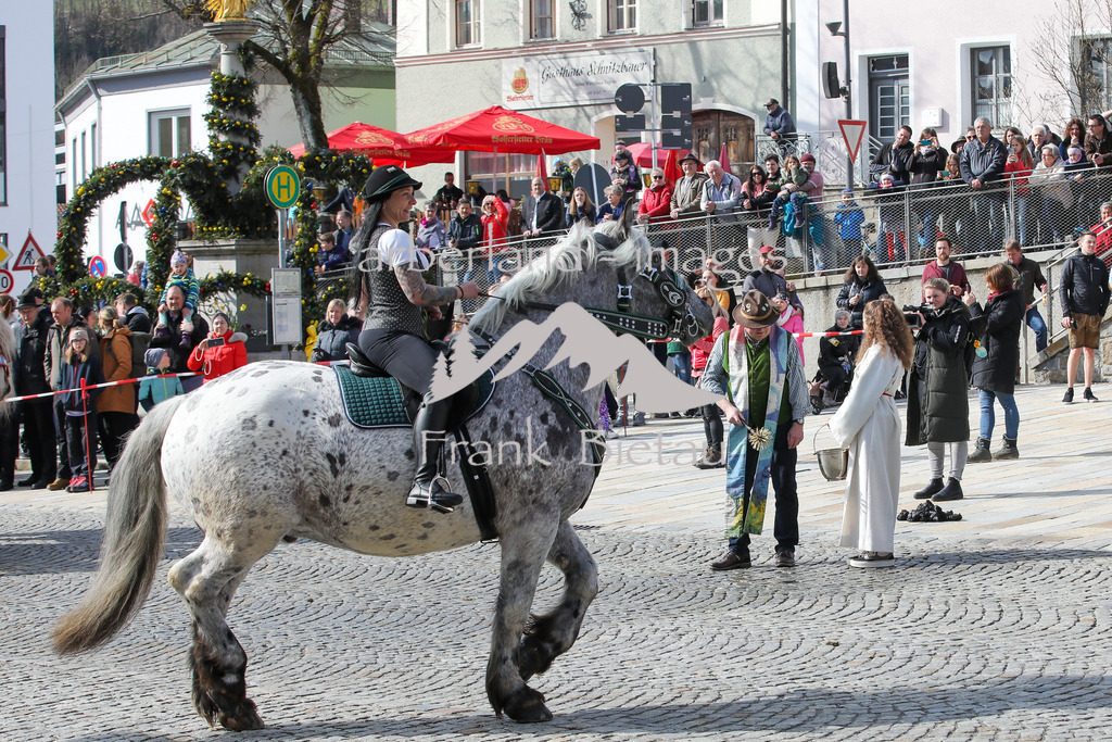 OE7A3670 | Traditionell findet am Ostermontag der Osterritt und der Flurumritt in der Stadt Regen statt
