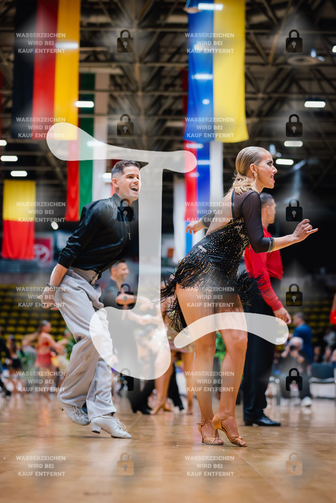 Hessen Tanzt WDSF Open Senior I Latin 7th (219) Thomas Lennefer _ Rosina Witzsche (Blau-Silber Tanzsportclub Berlin)-2025-05-17-2235 | Webshop for digital downloads and prints of dance sport, event & show photographer Julian Link - Realisiert mit Pictrs.com