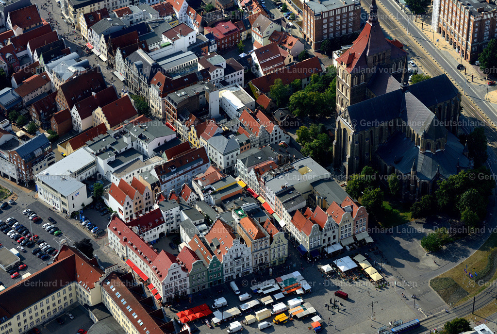 3292192 | Die Marienkirche ist die evangelisch-lutherische Hauptkirche Rostocks und ein Hauptwerk der norddeutschen Backsteingotik.