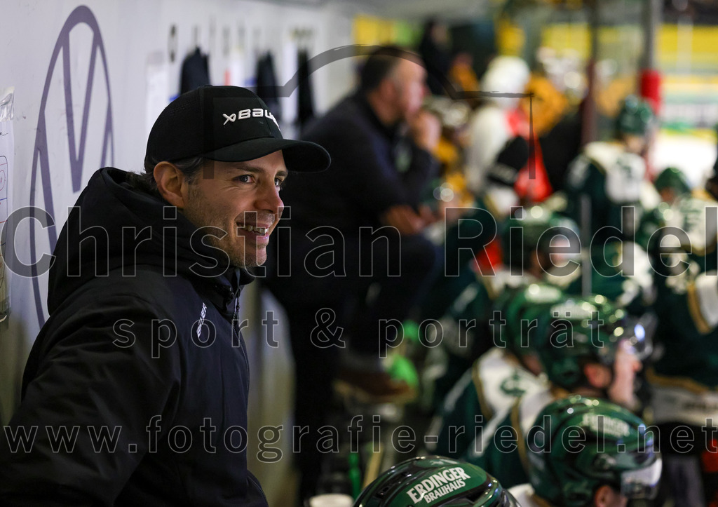 2026-02-27_081_TSV_Erding_gegen_EV_Fuessen | Erding, Deutschland, 27.02.2026:Eishockey, Oberliga Süd 2025 / 2026, 51. Spieltag, TSV Erding gegen EV Füssen, Endergebnis: 2:4Co-Trainer Thomas Brandl (Erding Gladiators)Foto: Christian Riedel / fotografie-riedel.net