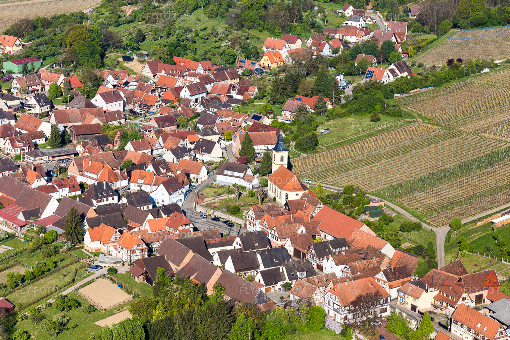 Aerial view: Agricultural fields and arable land in Rott in the state Bas-Rhin, France.Photo: IMG_099298.jpg taken on 04/30/2017 by Werner Riehm/FLY-FOTO.comResolution of the original: 5472 x 3648 px